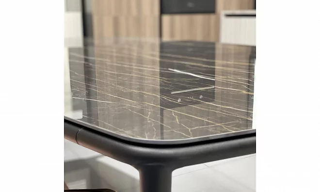 Стол обеденный Midj Lea T1940190